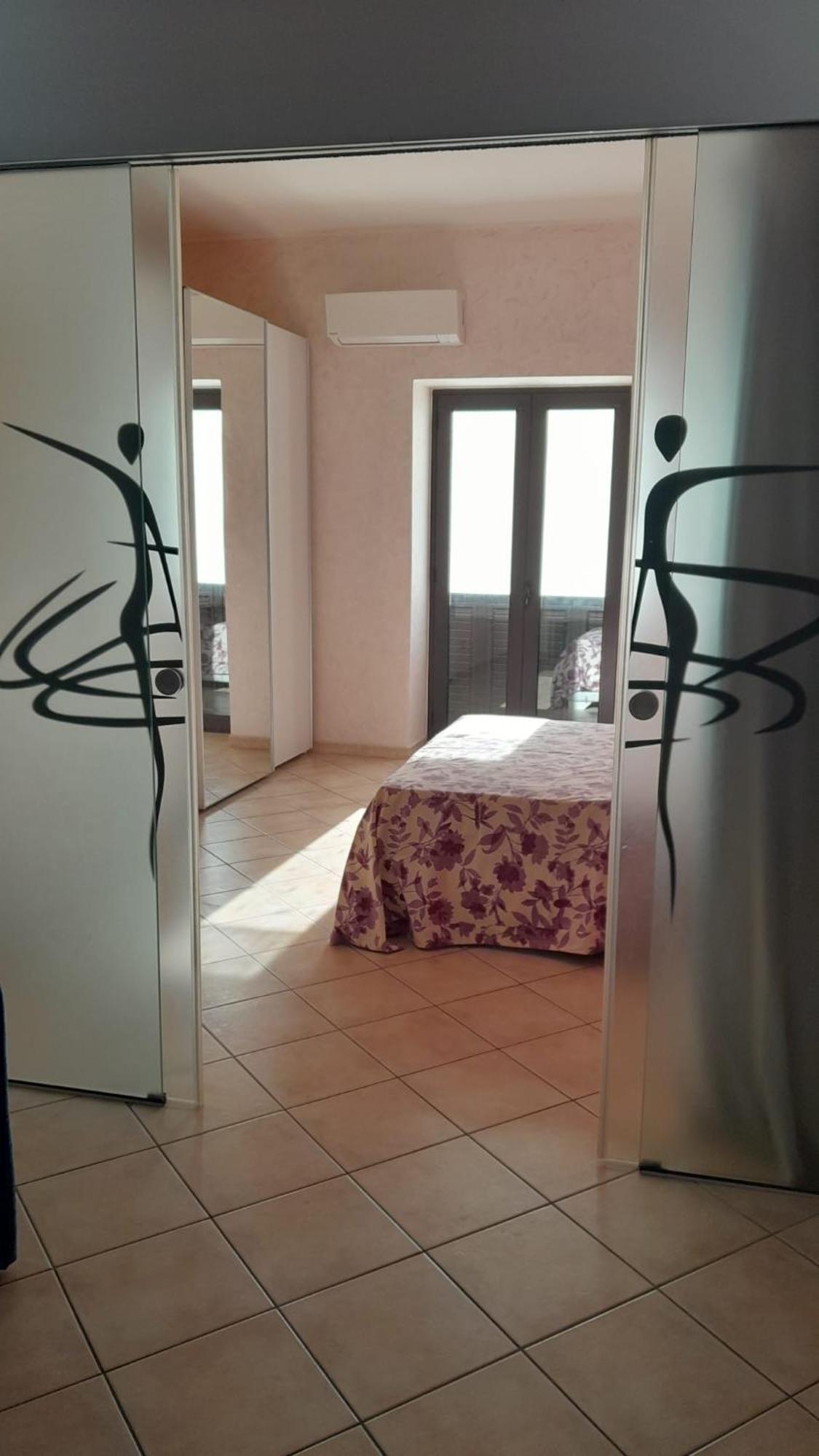 Anna'S Apartment - Milazzo Exterior foto